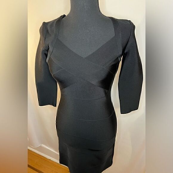 ⭐️5/$25 SALE White House Black Market Black slimming bodycon dress Size XXS - Picture 3 of 16